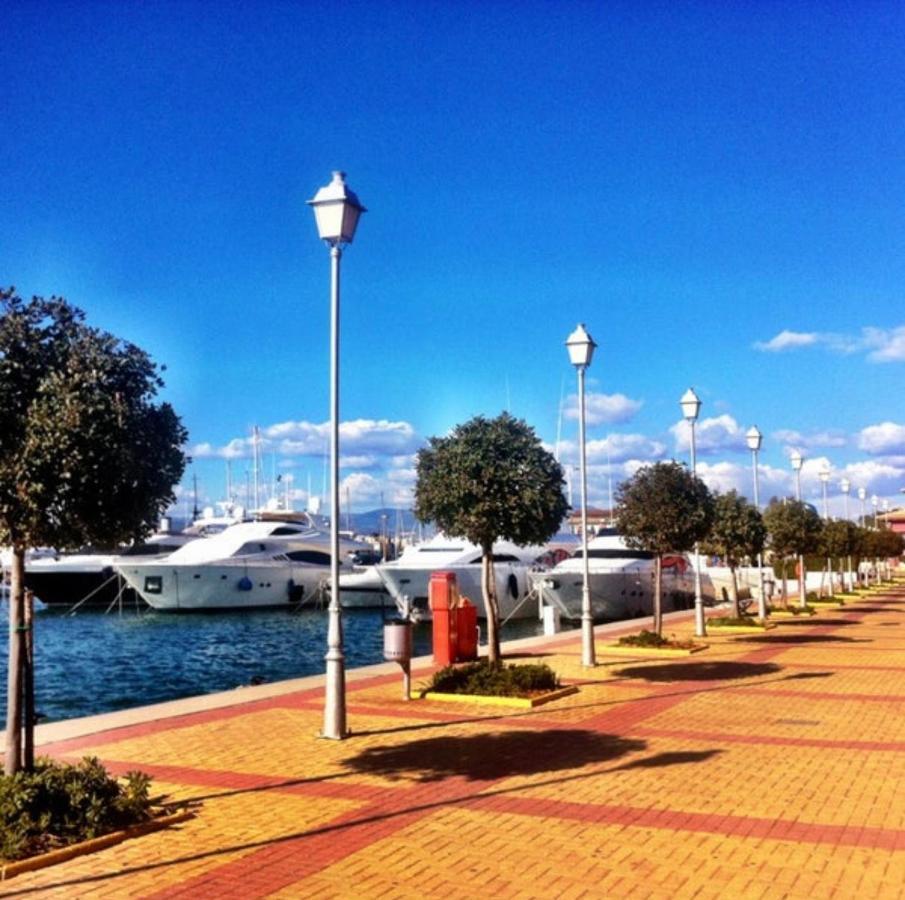 Seaside Apartment By Flisvos Marina Atina Dış mekan fotoğraf
